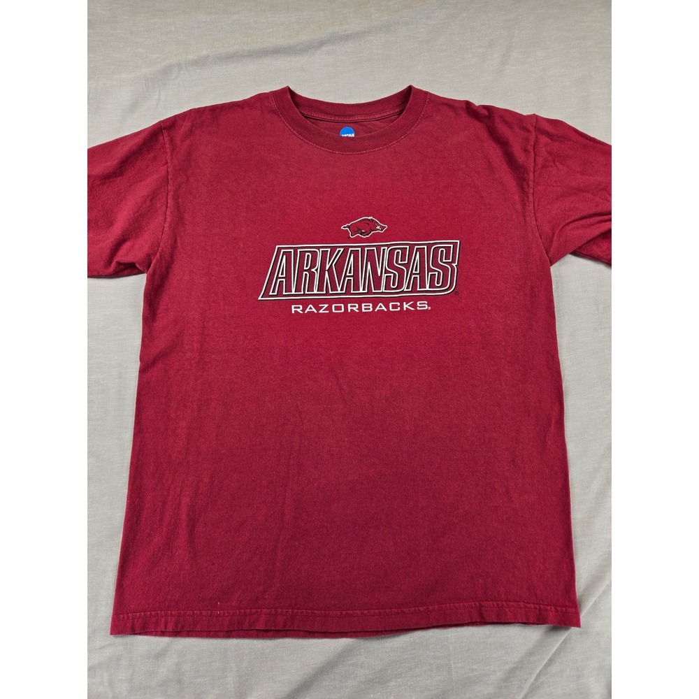 NCAA Arkansas Razorbacks Mens Large Red Graphic T-Shirt Cotton Short Sleeve Tee